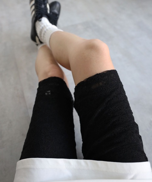 YENNA（イェンナ）の「【ルーズハーフレギンス/バイカーパンツ】レースバイカー/チュールバイカー（レギンス/スパッツ・レディース・ブラック系その他/アイボリー/ブラック/ブラウン系その他/ブラウン/ホワイト系その他・FREE）」の3枚目の写真