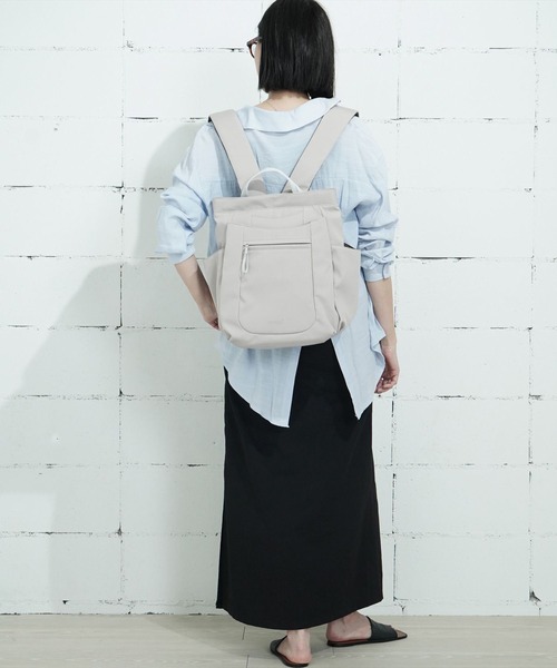 anello GRANDE(アネログランデ)の「"02"≪anello GRANDE≫IRIS/アイリス 10ポケット/12L リュック(バックパック/リュック・レディース・ライトグレー/ブラック・ONE SIZE)」の5枚目の写真