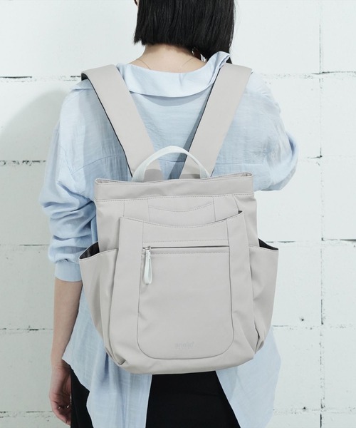 anello GRANDE(アネログランデ)の「"02"≪anello GRANDE≫IRIS/アイリス 10ポケット/12L リュック(バックパック/リュック・レディース・ライトグレー/ブラック・ONE SIZE)」の6枚目の写真