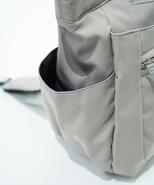 anello GRANDE(アネログランデ)の「"02"≪anello GRANDE≫IRIS/アイリス 10ポケット/12L リュック(バックパック/リュック・レディース・ライトグレー/ブラック・ONE SIZE)」の16枚目の写真
