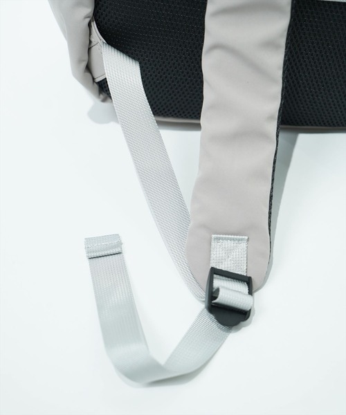 anello GRANDE(アネログランデ)の「"02"≪anello GRANDE≫IRIS/アイリス 10ポケット/12L リュック(バックパック/リュック・レディース・ライトグレー/ブラック・ONE SIZE)」の18枚目の写真