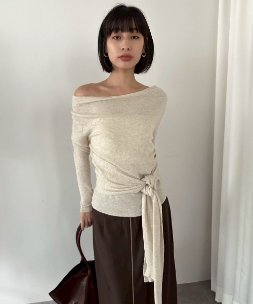 DRWCYS（ドロシーズ）の「ワンショルダーウエストリボントップス（Tシャツ/カットソー・レディース・アイボリー/ブラック・FREE）」の15枚目の写真