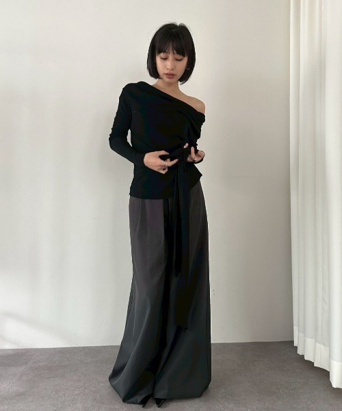 DRWCYS（ドロシーズ）の「ワンショルダーウエストリボントップス（Tシャツ/カットソー・レディース・アイボリー/ブラック・FREE）」の13枚目の写真