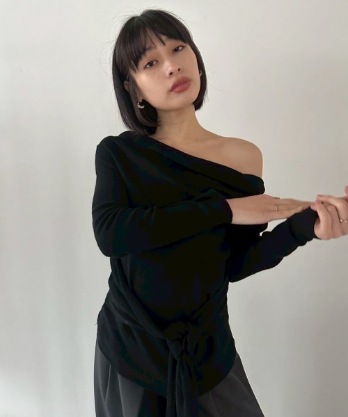 DRWCYS（ドロシーズ）の「ワンショルダーウエストリボントップス（Tシャツ/カットソー・レディース・アイボリー/ブラック・FREE）」の7枚目の写真