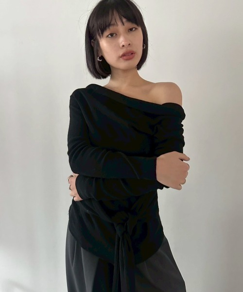 DRWCYS（ドロシーズ）の「ワンショルダーウエストリボントップス（Tシャツ/カットソー・レディース・アイボリー/ブラック・FREE）」の8枚目の写真