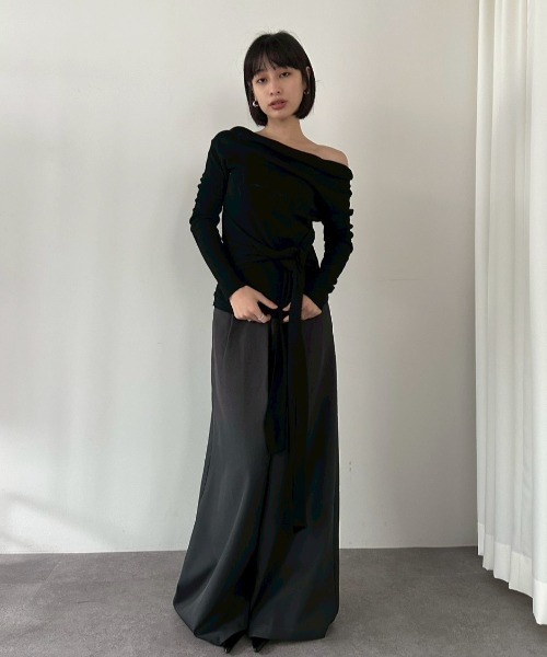 DRWCYS（ドロシーズ）の「ワンショルダーウエストリボントップス（Tシャツ/カットソー・レディース・アイボリー/ブラック・FREE）」の14枚目の写真