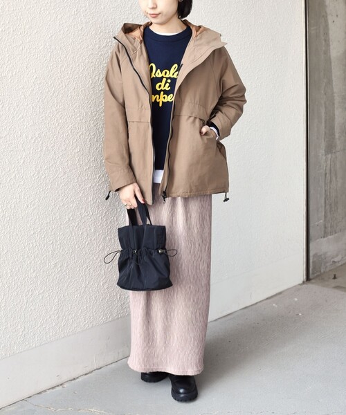 SHIPS Colors（シップス カラーズ）の「SHIPS Colors:ナイロン ギャザー ミニ トートバッグ◇（ショルダーバッグ・レディース・ブラック/ナチュラル/ブルー・ONE SIZE）」の6枚目の写真