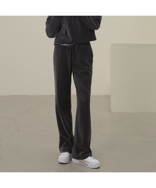 ACUD(アクド)の「Velour Bending Semi Wide Pants _Charcoal(スウェットパンツ・レディース・チャコール・M/S)」の1枚目の写真