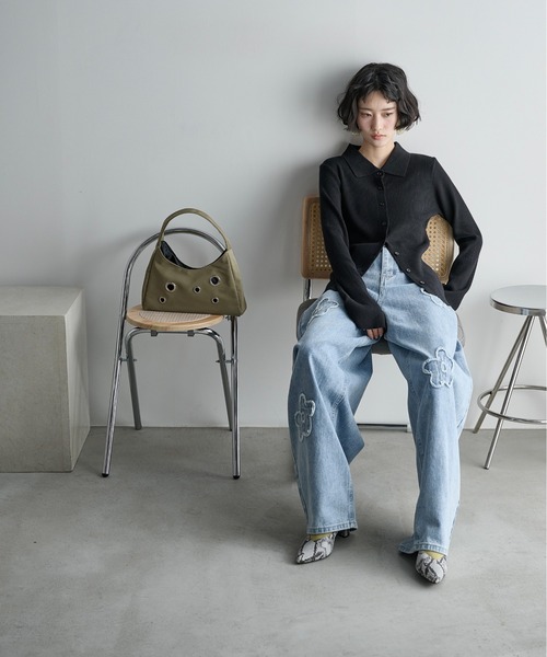 THE YOn（ザヨン）の「フラワーモチーフカーブバレルパンツ（デニムパンツ・レディース・アイボリー/ライトブルー・M/S）」の20枚目の写真