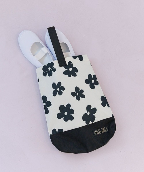 GLOBAL WORK(グローバルワーク)の「洗えるスクール上履き入れ/641378(ハンドバッグ・キッズ・グレー系その他3/グリーン/ピンク/ホワイト/ブルー系その他4/その他/グレー系その他/ブラック/ライトブルー/カーキ・FREE)」の1枚目の写真