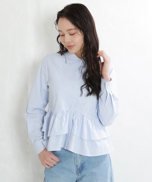 ASTORIA ODIER（アストリアオディール）の「ティアード裾フリルシャツ(ストライプ柄、無地)（シャツ/ブラウス・レディース・ホワイト/ホワイト×ブルー/サックスブルー・MEDIUM）」の5枚目の写真