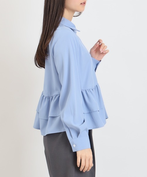 ASTORIA ODIER（アストリアオディール）の「ティアード裾フリルシャツ(ストライプ柄、無地)（シャツ/ブラウス・レディース・ホワイト/ホワイト×ブルー/サックスブルー・MEDIUM）」の20枚目の写真