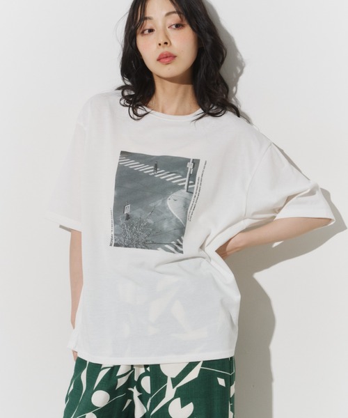 Unitage（ユニテージ）の「photoプリントTシャツ（Tシャツ/カットソー・レディース・ホワイト系その他/ホワイト・FREE）」の2枚目の写真