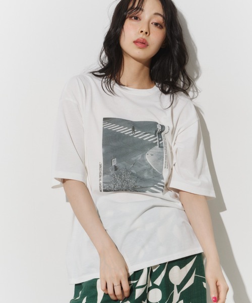 Unitage（ユニテージ）の「photoプリントTシャツ（Tシャツ/カットソー・レディース・ホワイト系その他/ホワイト・FREE）」の3枚目の写真