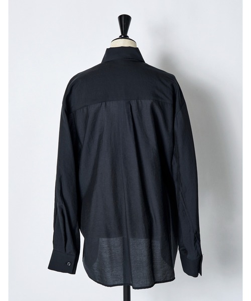 RUMCHE(ラムシェ)の「Sheer Layered Tuck Shirt / シアーレイヤードタックシャツ(シャツ/ブラウス・レディース・ネイビー・FREE)」の6枚目の写真