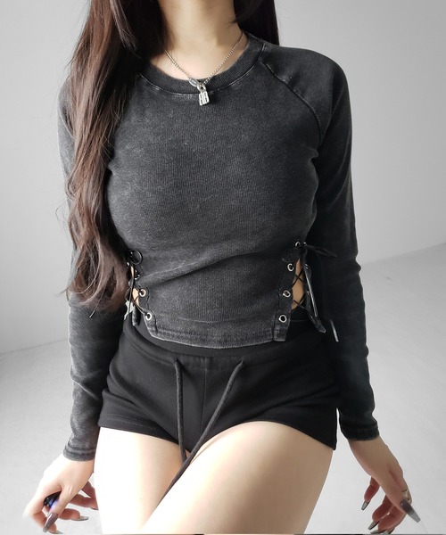 me+em select(ミームセレクト)の「【 2color 】ヴィンテージサイドレースアップカットアウトショートロンT / vintage side lace up cutout short long sleeve T-shirts(Tシャツ/カットソー・レディース・ブラック/ライトグレー・FREE)」の6枚目の写真