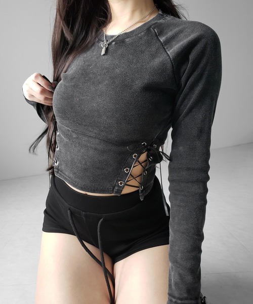 me+em select(ミームセレクト)の「【 2color 】ヴィンテージサイドレースアップカットアウトショートロンT / vintage side lace up cutout short long sleeve T-shirts(Tシャツ/カットソー・レディース・ブラック/ライトグレー・FREE)」の7枚目の写真