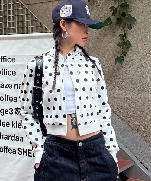 SHEENA(シーナ)の「ドットダブルジップショート丈パーカー(パーカー・レディース・ホワイト・M)」の19枚目の写真