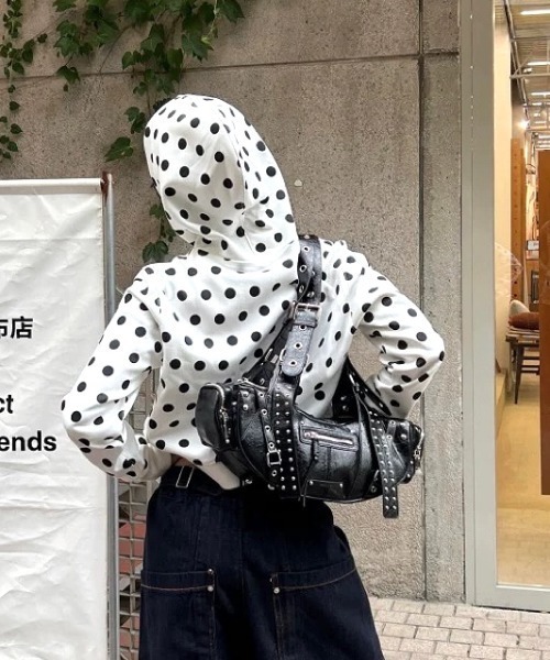 SHEENA(シーナ)の「ドットダブルジップショート丈パーカー(パーカー・レディース・ホワイト・M)」の16枚目の写真