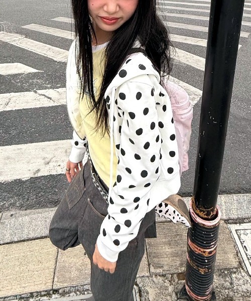 SHEENA(シーナ)の「ドットダブルジップショート丈パーカー(パーカー・レディース・ホワイト・M)」の9枚目の写真