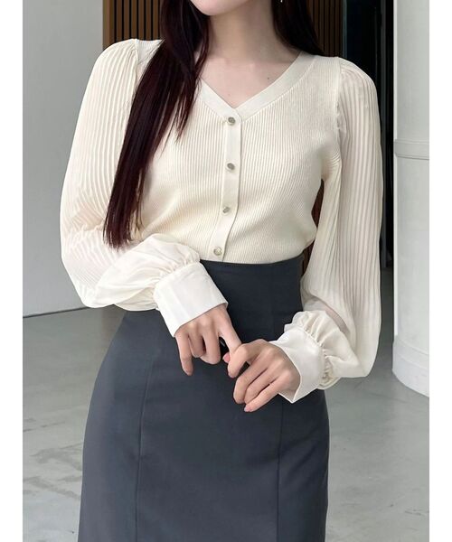 MERCURYDUO（マーキュリーデュオ）の「異素材スリーブカーデニット（ニット/セーター・レディース・アイボリー/オフホワイト・FREE）」の2枚目の写真