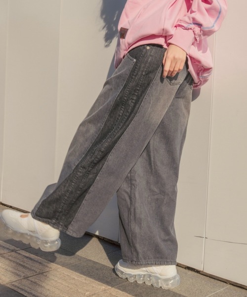 AULA AILA（アウラアイラ）の「AULA AILA/アウラアイラ/別注コクーンシルエットデニムパンツ（デニムパンツ・レディース・ブラック/ブルー・1/0）」の5枚目の写真