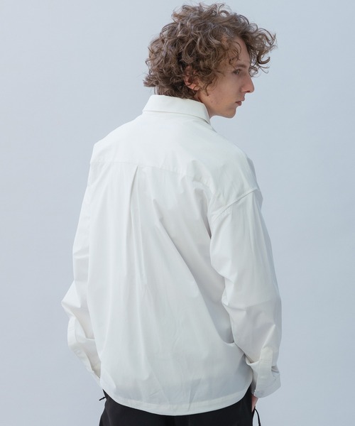 +phenix(プラスフェニックス)の「+phenix(プラスフェニックス) AIRFLOW COACH SHIRT JACKET / エアフロー コーチ シャツジャケット(シャツ/ブラウス・メンズ・ブラック/ホワイト/チャコール・XL/L/M)」の4枚目の写真