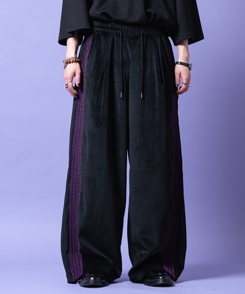 a.p.o.v.(エーピーオービー)の「a.p.o.v. ダイヤクロスステッチサイドラインベロアスーパーワイドパンツ(その他パンツ・メンズ・グレー/ブラック/ワイン・ONESIZE)」の6枚目の写真