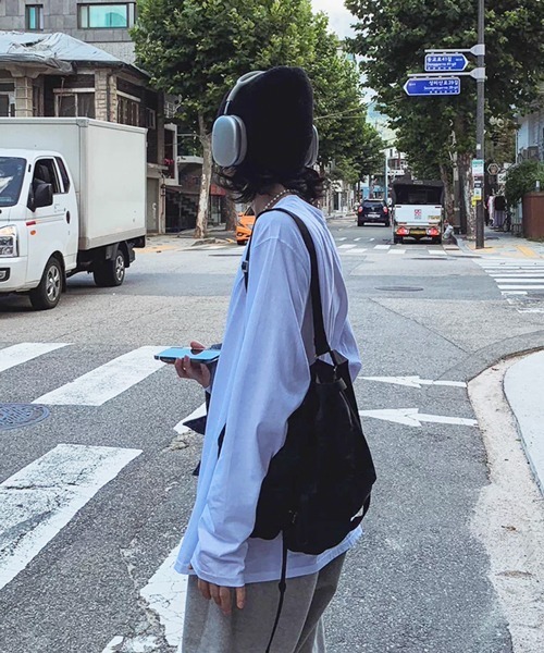 NOWLE（ノウル）の「【NOWLE】ルーズシルエット クルーネック ロングスリーブTシャツ / 無地 ロンT（Tシャツ/カットソー・メンズ・ホワイト/ブラック・SMALL/MEDIUM/LARGE/X-LARGE）」の11枚目の写真