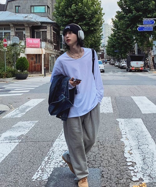 NOWLE（ノウル）の「【NOWLE】ルーズシルエット クルーネック ロングスリーブTシャツ / 無地 ロンT（Tシャツ/カットソー・メンズ・ホワイト/ブラック・SMALL/MEDIUM/LARGE/X-LARGE）」の19枚目の写真