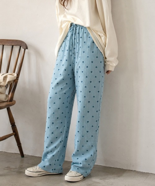 boemy(ボエミー)の「ミニハートコットン ルームウェアパンツ(スウェットパンツ・レディース・ピンク/パープル/クリーム/ブルー・L/M/XL)」の1枚目の写真