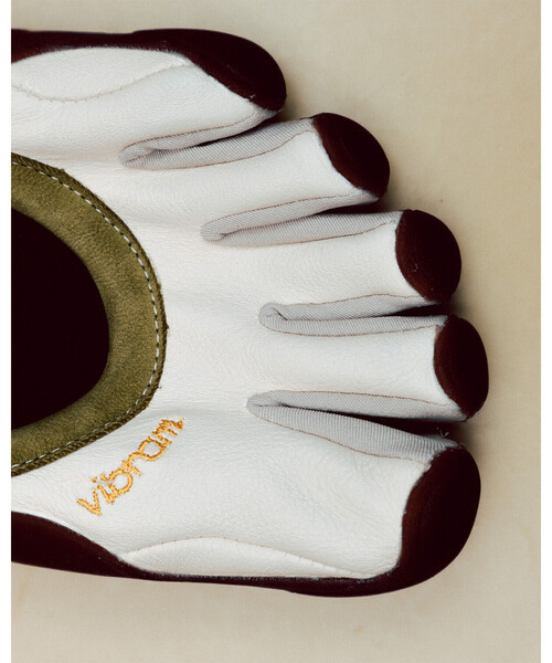 VIBRAM FIVEFINGERS(ビブラムファイブフィンガーズ)の「VIBRAM|CLASSIC EVO WOMEN(スニーカー・レディース・ホワイト系その他5・37/36/38/35)」の2枚目の写真