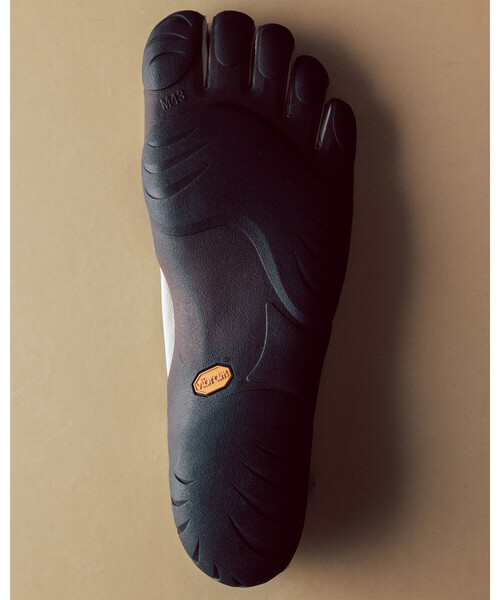 VIBRAM FIVEFINGERS(ビブラムファイブフィンガーズ)の「VIBRAM|CLASSIC EVO WOMEN(スニーカー・レディース・ホワイト系その他5・37/36/38/35)」の4枚目の写真