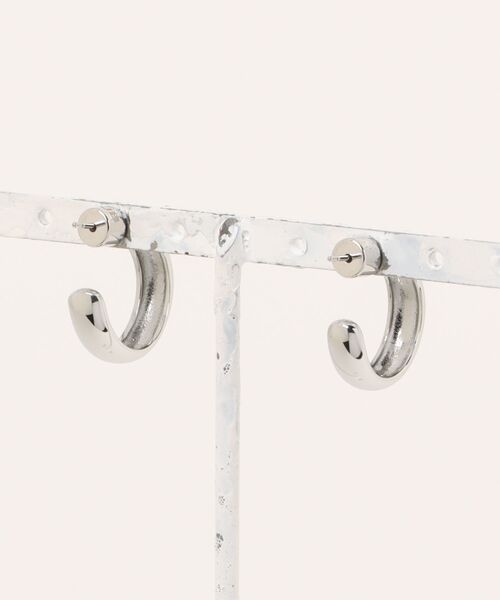JENNYBIRD(ジェニーバード)の「【JENNY BIRD/ジェニーバード】スモールフープ ピアス Staple Hoops - Small(ピアス(両耳用)・レディース・シルバー/ゴールド・FREE)」の17枚目の写真