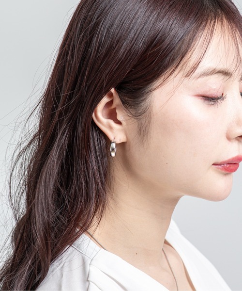 JENNYBIRD(ジェニーバード)の「【JENNY BIRD/ジェニーバード】スモールフープ ピアス Staple Hoops - Small(ピアス(両耳用)・レディース・シルバー/ゴールド・FREE)」の7枚目の写真