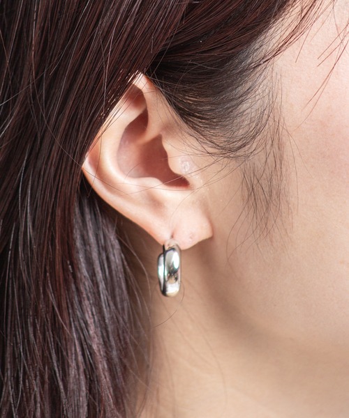 JENNYBIRD(ジェニーバード)の「【JENNY BIRD/ジェニーバード】スモールフープ ピアス Staple Hoops - Small(ピアス(両耳用)・レディース・シルバー/ゴールド・FREE)」の5枚目の写真