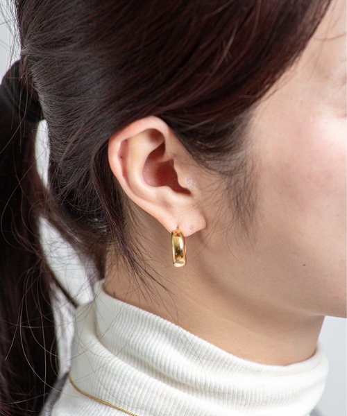 JENNYBIRD(ジェニーバード)の「【JENNY BIRD/ジェニーバード】スモールフープ ピアス Staple Hoops - Small(ピアス(両耳用)・レディース・シルバー/ゴールド・FREE)」の12枚目の写真