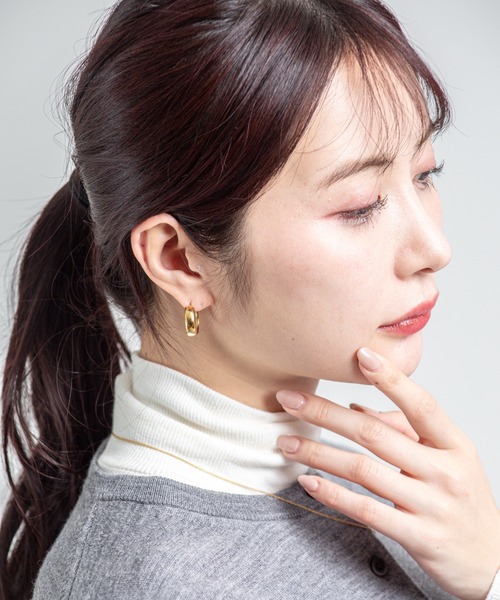 JENNYBIRD(ジェニーバード)の「【JENNY BIRD/ジェニーバード】スモールフープ ピアス Staple Hoops - Small(ピアス(両耳用)・レディース・シルバー/ゴールド・FREE)」の14枚目の写真