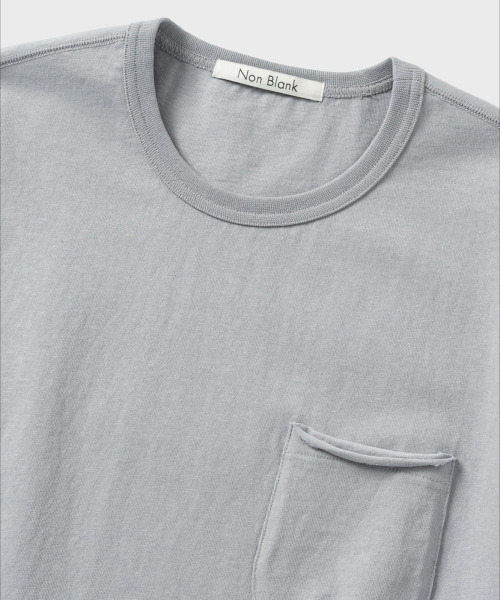 NONBLANK(ノンブランク)の「ポケットTシャツ_ライトグレー(Tシャツ/カットソー・メンズ・ライトグレー・MEDIUM/LARGE/X-LARGE)」の3枚目の写真