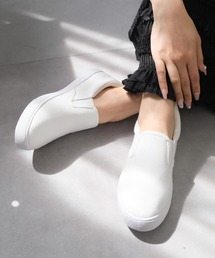 【手を使わずスッと1秒で履ける】撥水ハンズフリースリッポン
