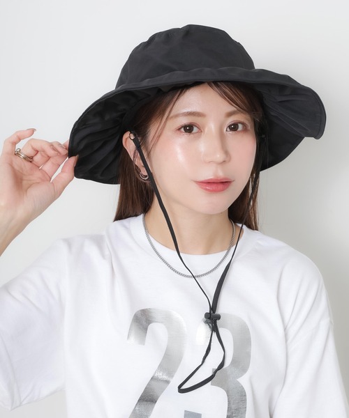Riberry（リベリー）の「シルバーコーティングUVフリルハット（ハット・レディース・ブラック/アイボリー/グレイッシュベージュ・FREE）」の4枚目の写真
