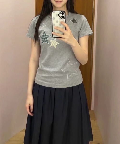 LADY LIKE（レディライク）の「【春夏新作】星柄アップリケ半袖Tシャツ（Tシャツ/カットソー・レディース・グレー/ホワイト・M）」の17枚目の写真