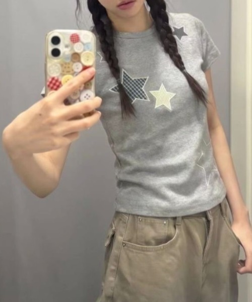 LADY LIKE（レディライク）の「【春夏新作】星柄アップリケ半袖Tシャツ（Tシャツ/カットソー・レディース・グレー/ホワイト・M）」の3枚目の写真