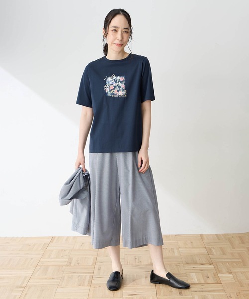 DECOY SINCE 1981（デコイシンスイチキュウハチイチ）の「【ひやさらコットン】フラワープリントTシャツ【綿100％・接触冷感・UVカット】（Tシャツ/カットソー・レディース・サックスブルー/ネイビー/ホワイト・M/L/LL/3L/4L）」の9枚目の写真