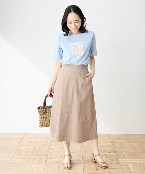 DECOY SINCE 1981（デコイシンスイチキュウハチイチ）の「【ひやさらコットン】フラワープリントTシャツ【綿100％・接触冷感・UVカット】（Tシャツ/カットソー・レディース・サックスブルー/ネイビー/ホワイト・M/L/LL/3L/4L）」の11枚目の写真
