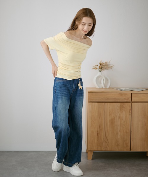 DAYRA(デイラ)の「リッドカラー 折り返し オフショル 半袖 トップス(Tシャツ/カットソー・レディース・ライトブルー/イエロー/ブラック/ホワイト・FREE)」の19枚目の写真
