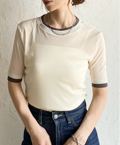 She's Closet(シーズクローゼット)の「クルーネック半袖 配色バイカラー レイヤード風 シアートップス(Tシャツ/カットソー・レディース・アイボリー/ブラック/グレー・FREE)」の2枚目の写真