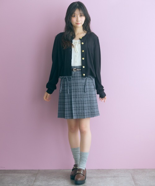 marun(マルン)の「<大きいサイズ>チェック柄プリーツショート丈スカート(ベルト付) marun(スカート・レディース・ホワイト系/グレー系・5L/4L/3L/LL/L)」の9枚目の写真