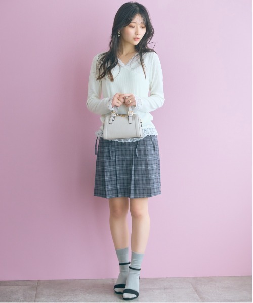 marun(マルン)の「<大きいサイズ>チェック柄プリーツショート丈スカート(ベルト付) marun(スカート・レディース・ホワイト系/グレー系・5L/4L/3L/LL/L)」の11枚目の写真