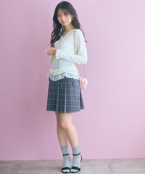 marun(マルン)の「<大きいサイズ>チェック柄プリーツショート丈スカート(ベルト付) marun(スカート・レディース・ホワイト系/グレー系・5L/4L/3L/LL/L)」の4枚目の写真